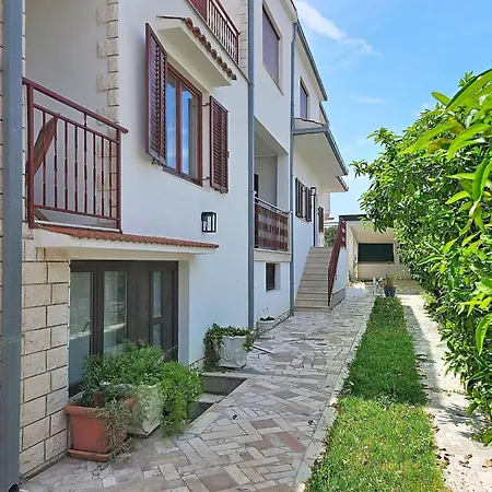 דירה Dalero 1 By Interhome